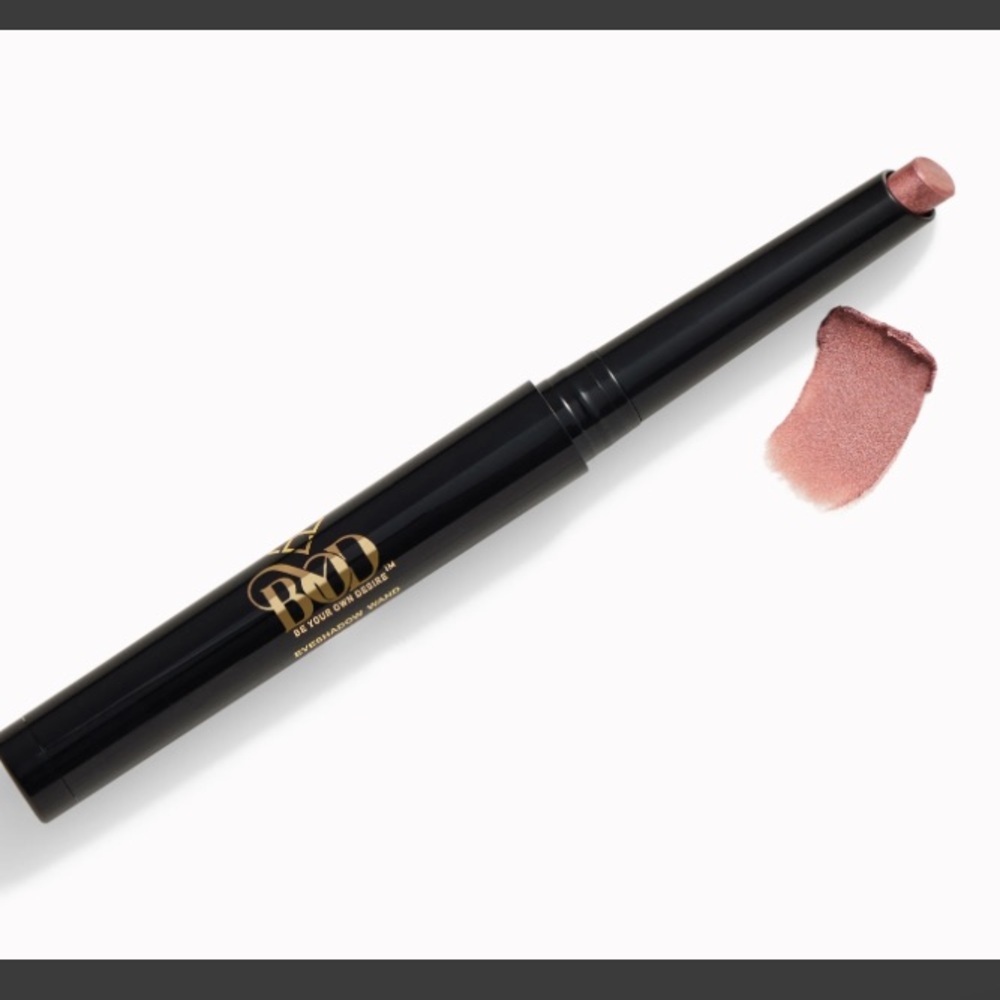 BYOD Eyeshadow Wand in Ethereal Rose
New in original packaging